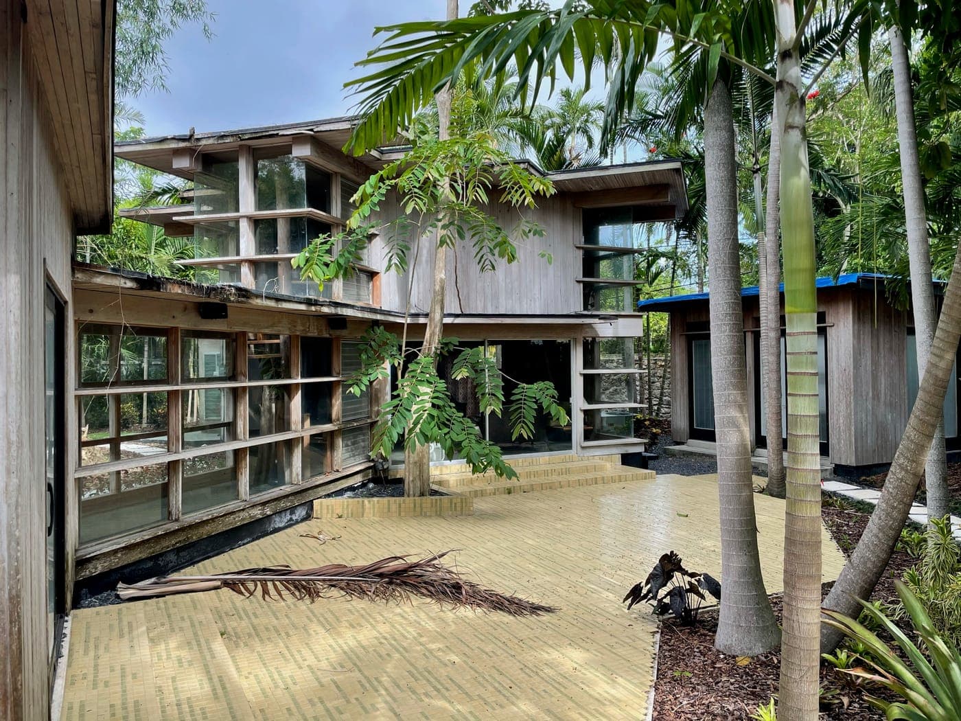 Alfred Browning Parker tropical modernist home, roof restoration detail.