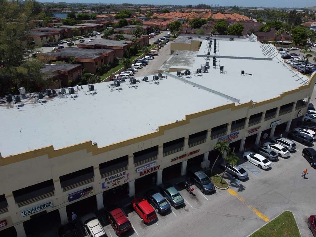 Techo plano y de baja pendiente, Hialeah